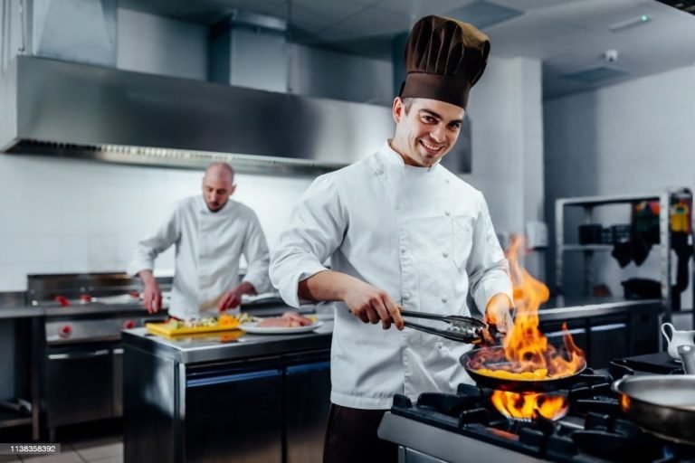 <strong>Benefits of pursuing hotel management course</strong>