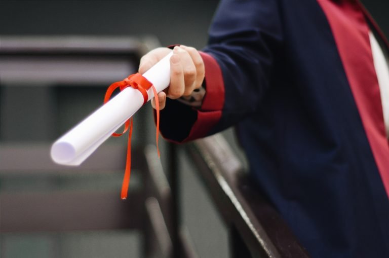 <strong>Degree or diploma: Which course is best in hotel management?</strong>