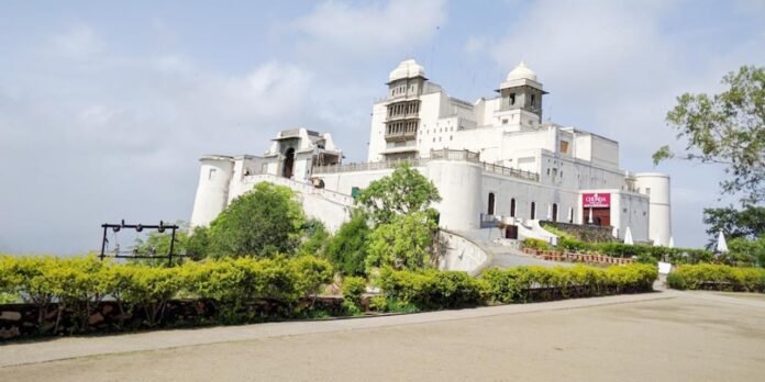 Book Tempo Traveller in Udaipur